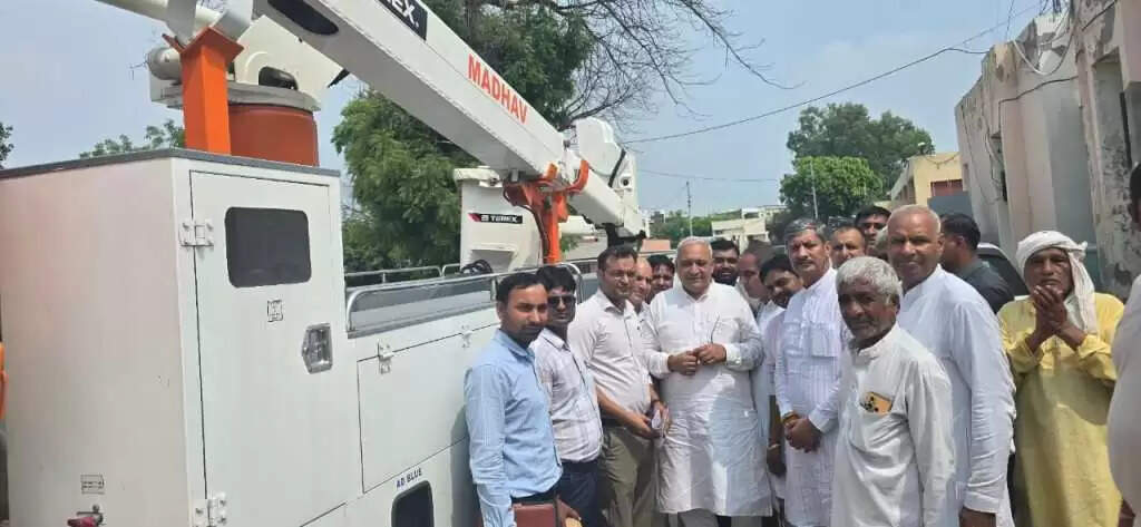 Haryana News: हरियाणा में मरम्मत के दौरान नहीं कटेगी बिजली, इतने करोड़ खर्च कर सरकार ने खरीदी ये हाईटैक मशीन