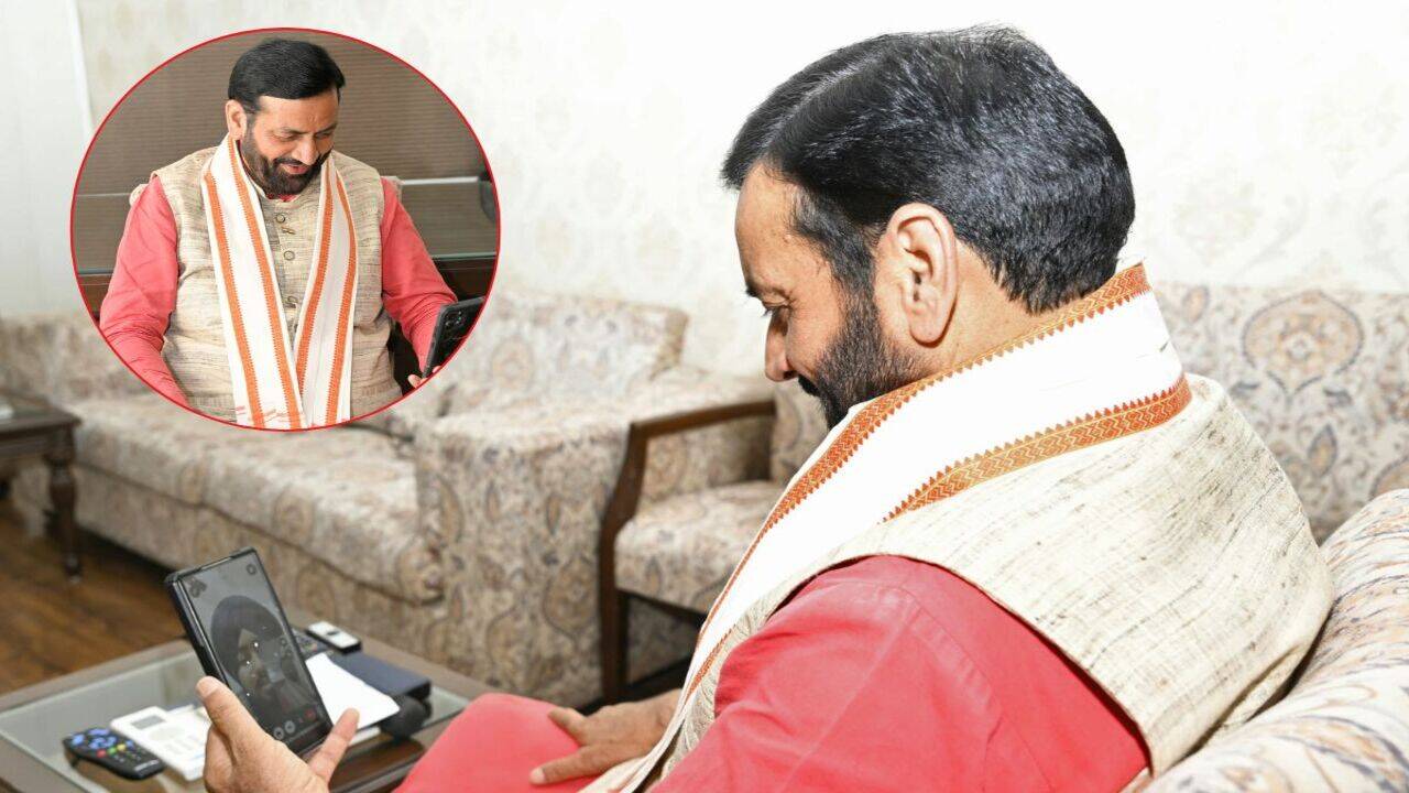 Haryana News: हरियाणा में 12वीं बॉर्ड के टॉपर्स को मिलेंगे एक-एक लाख रुपये, सीएम सैनी ने अर्पणदीप से की बात, जानें क्या बोले