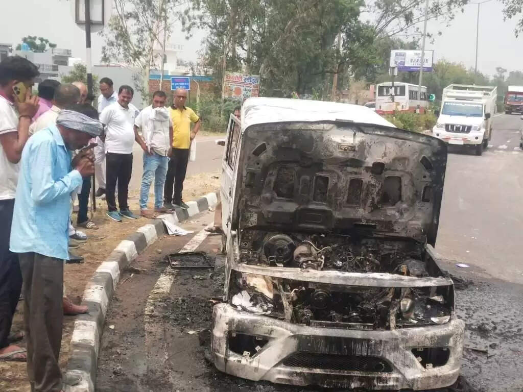 Haryana: हरियाणा में SDM की सरकारी गाड़ी में लगी आग, देखते ही देखते आग का गोला बन गई कार