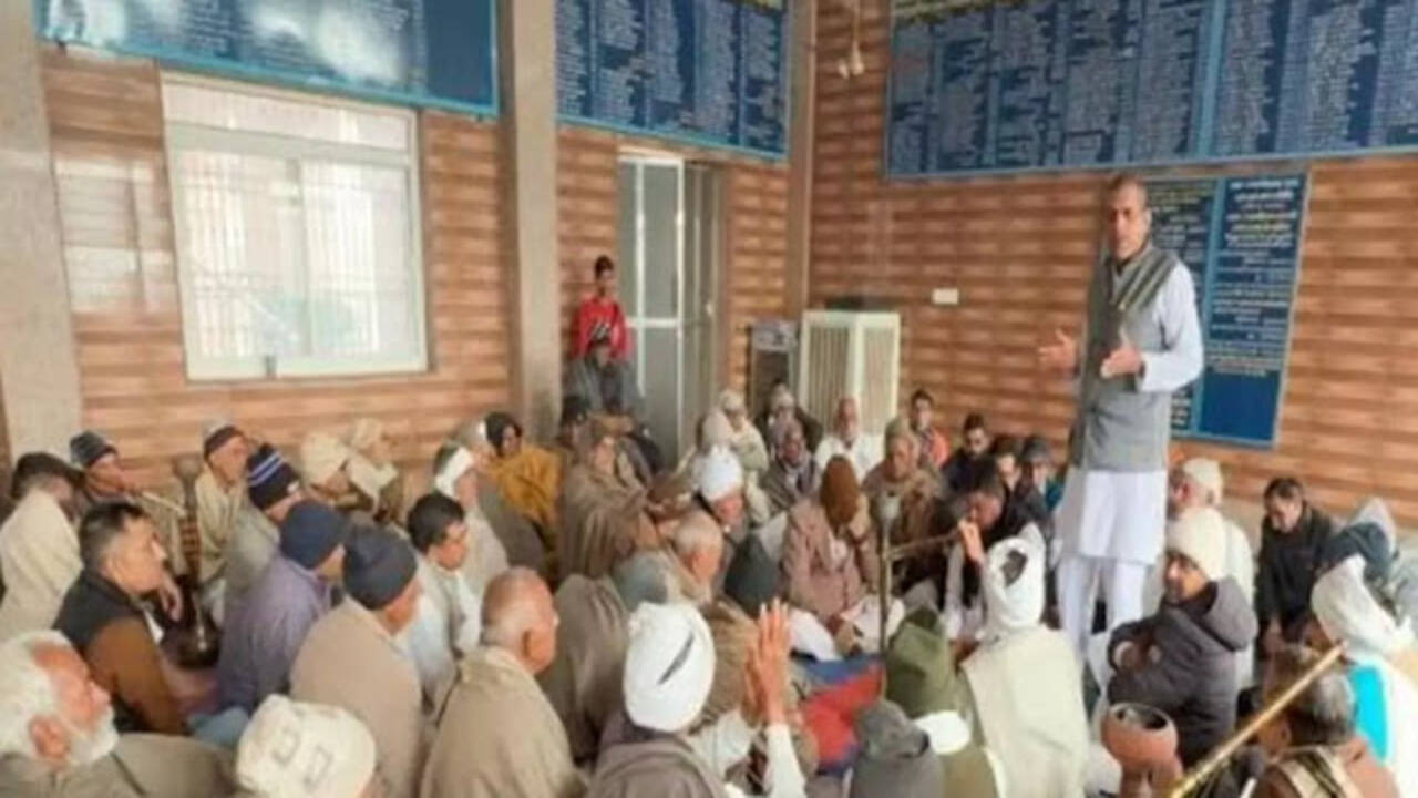 खापों ने किसान आंदोलन के समर्थन में दी चेतावनी,फोगाट खाप बोली- डल्लेवाल शहीद हुए तो उग्र होगा किसान आंदोलन
