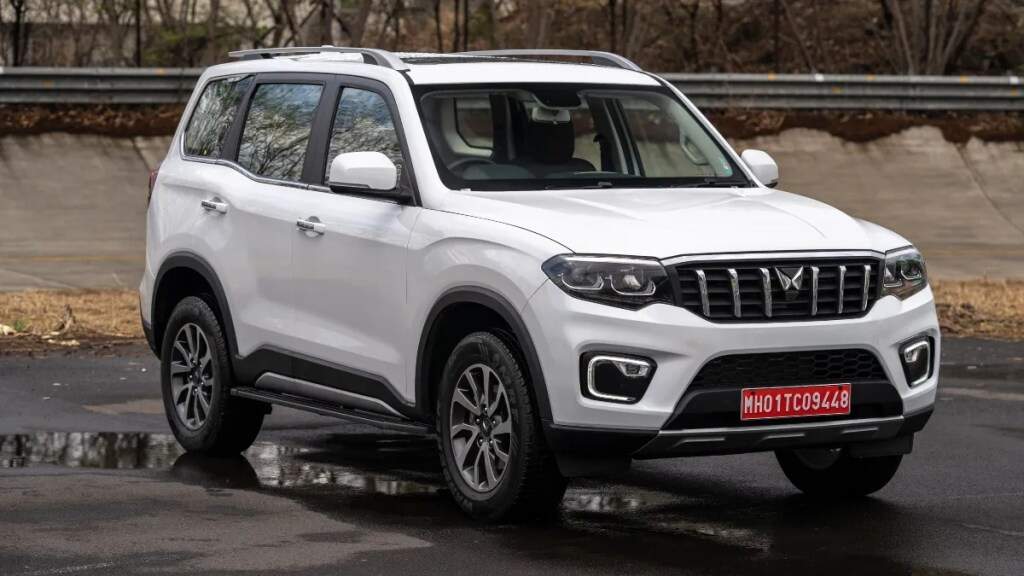 Top 5 4×4 Cars: कम बजट में 5 धांसू 4×4 गाड़ियां, जबरदस्त पावर और फीचर उड़ा देंगे आपके होश