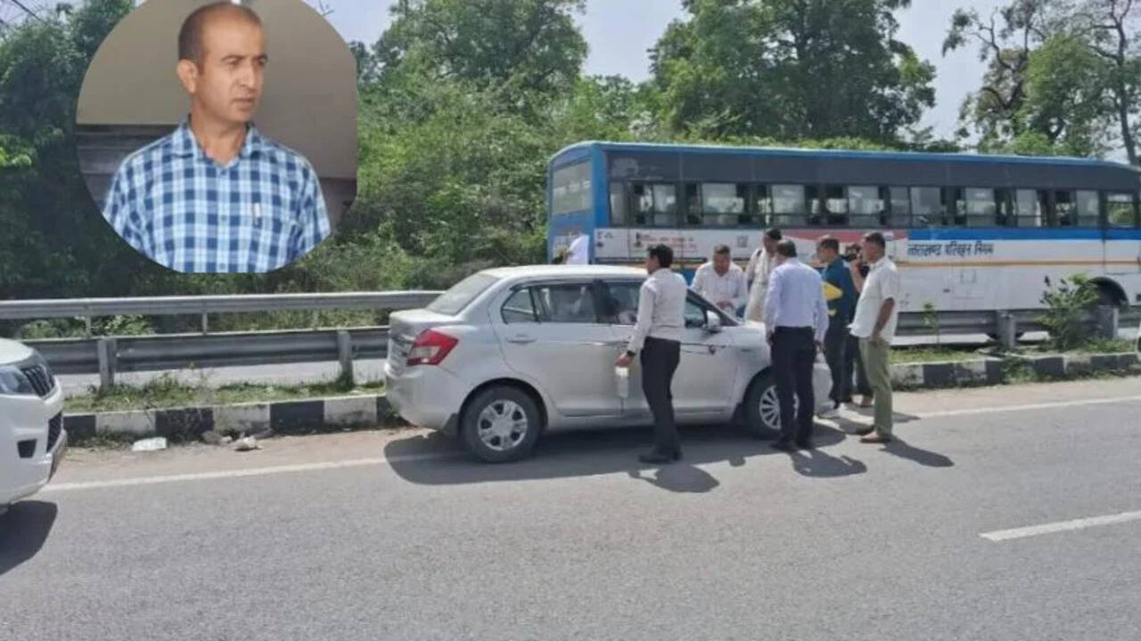 &nbsp;Bribe Case: एक लाख रुपये की रिश्वत लेते खंड शिक्षा अधिकारी और महिला सहयोगी गिरफ्तार, स्कूल को A ग्रेड देने की एवज में मांगी थी रिश्वत