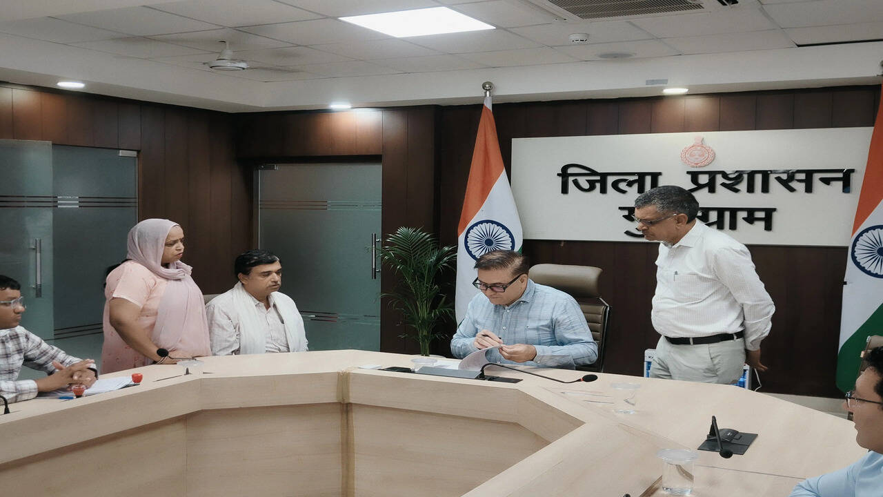 एसडीएम हितेंद्र कुमार ने समाधान शिविर में सुनीं जनसमस्याएं, कई मामलों का मौके पर निपटारा