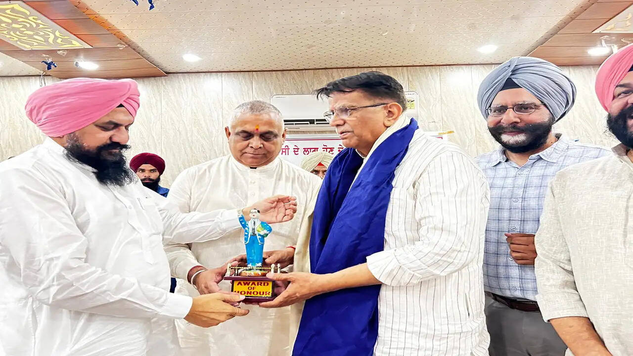 पंजाब की जनता &nbsp;जनार्दन ने &nbsp; लिया निर्णय मोदी जी के साथ भारत को विकसित राष्ट्र बनाने का संकल्प &nbsp;- बोले धनखड़