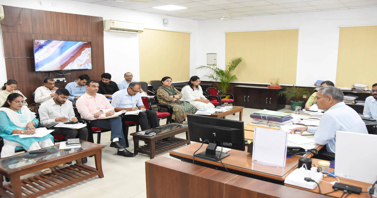 मैन्युअल स्कैवेंजिंग &nbsp;एक्ट की समीक्षा बैठक आयोजित