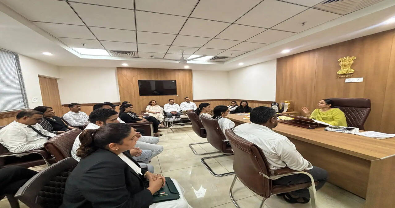जिला विधिक सेवाएं प्राधिकरण की सचिव एवं मुख्य न्यायिक दंडाधिकारी निशा ने पैनल अधिवक्ताओं के साथ की बैठक
