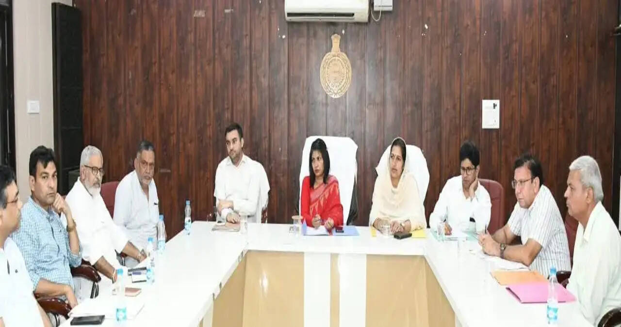 &nbsp;शहरवासियों को बेहतर सुविधाएं उपलब्ध कराने के लिए प्रशासन सजग: डीसी