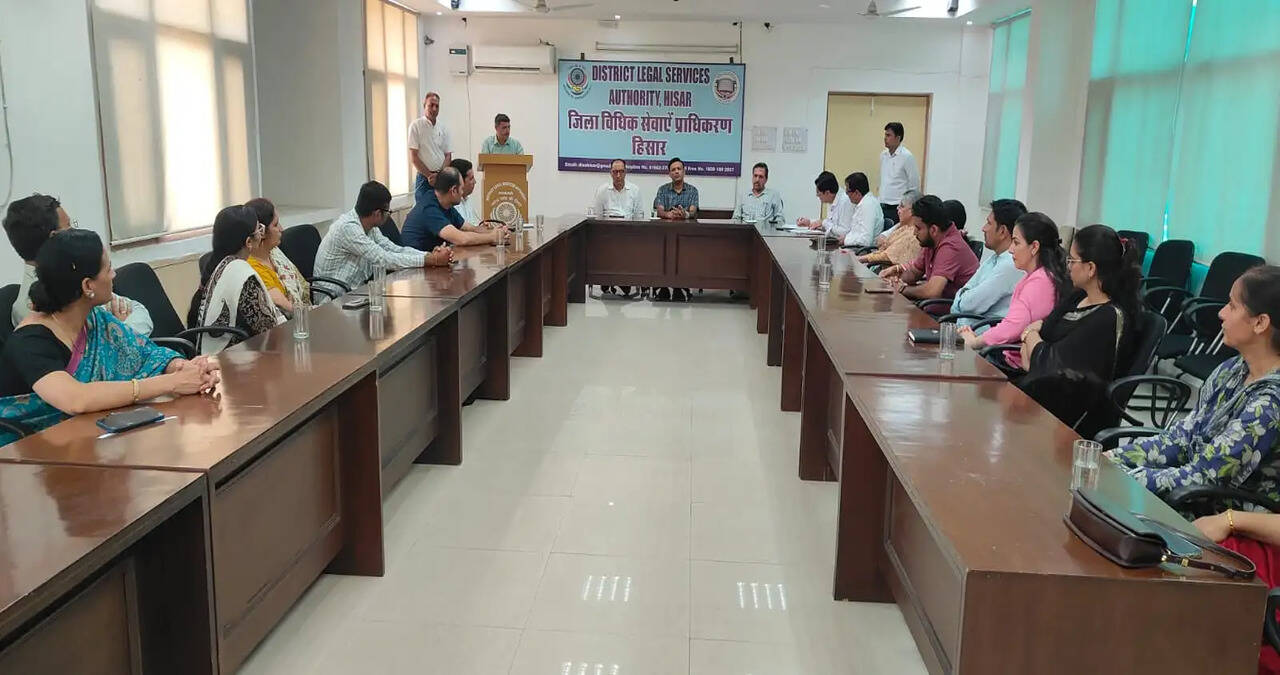 जिला विधिक सेवाएं प्राधिकरण द्वारा शिक्षकों के सम्मान में कार्यक्रम आयोजित 