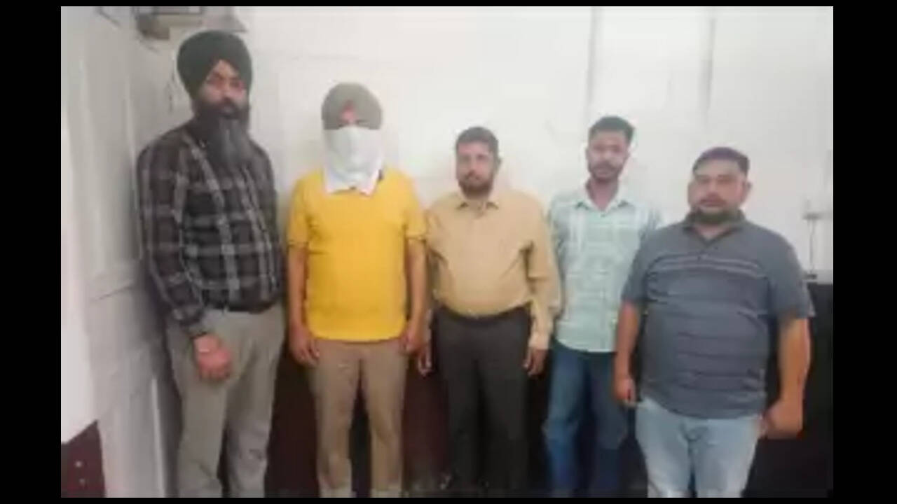 पंजाब पुलिस का SHO गिरफ्तार, 30000 की रिश्वत लेते एसीबी टीम ने पकड़ा
