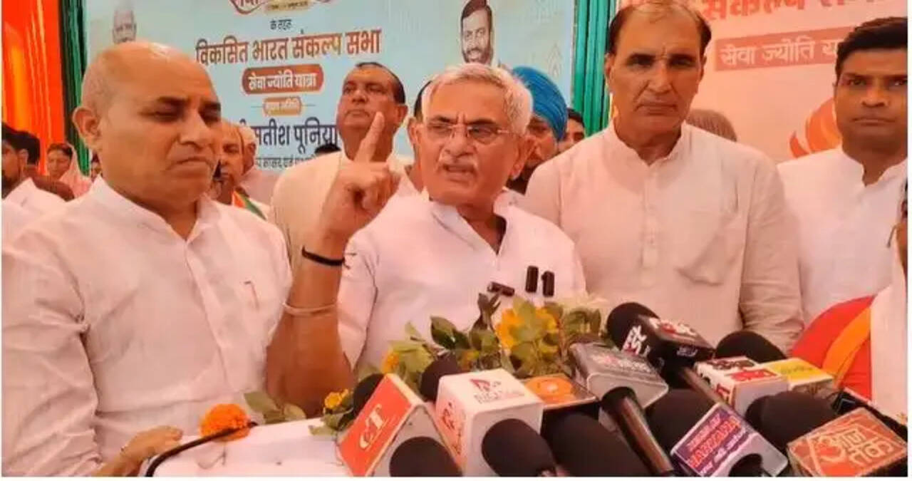 &nbsp;प्रधानमंत्री नरेंद्र मोदी ने 25 वर्षों में सेवा और सुशासन का नया अध्याय लिखा:- पूर्व मंत्री मनीष कुमार ग्रोवर