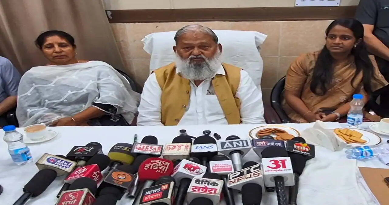 &nbsp;नाना पाटेकर के निधन पर ऊर्जा मंत्री अनिल विज ने जताया गहरा दुख, कहा- उनकी दमदार अदायगी हमेशा याद रहेगी