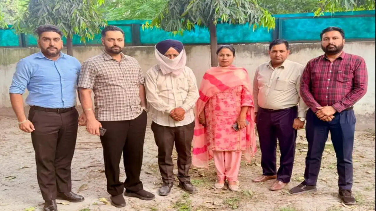 &nbsp;Punjab News: पंजाब के मलेरकोटला में 10 हजार की रिश्वत लेते एसडीओ गिरफ्तार