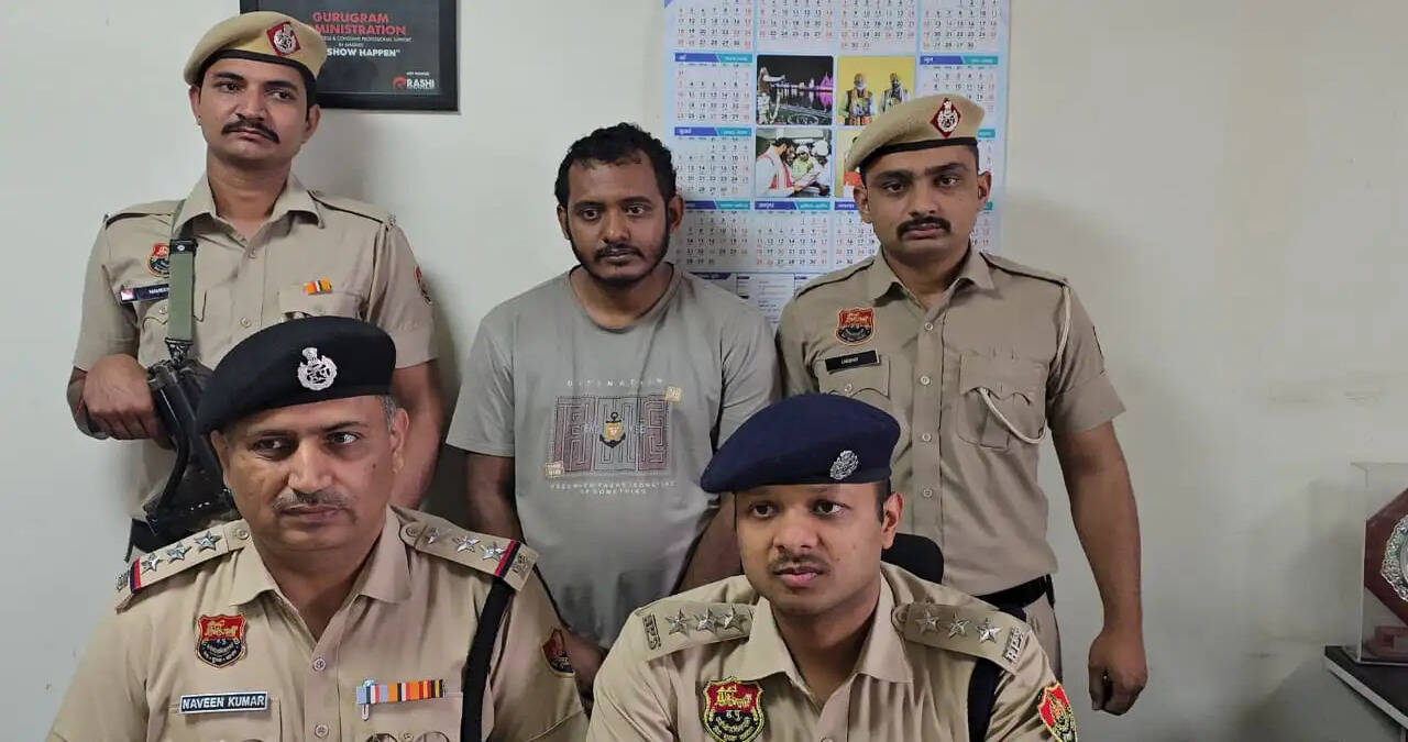 &nbsp;हरियाणा के गुरुग्राम में स्कूलों को बम से उड़ाने की धमकी देने वाला गिरफ्तार, जानिये कौन है आरोपी ?