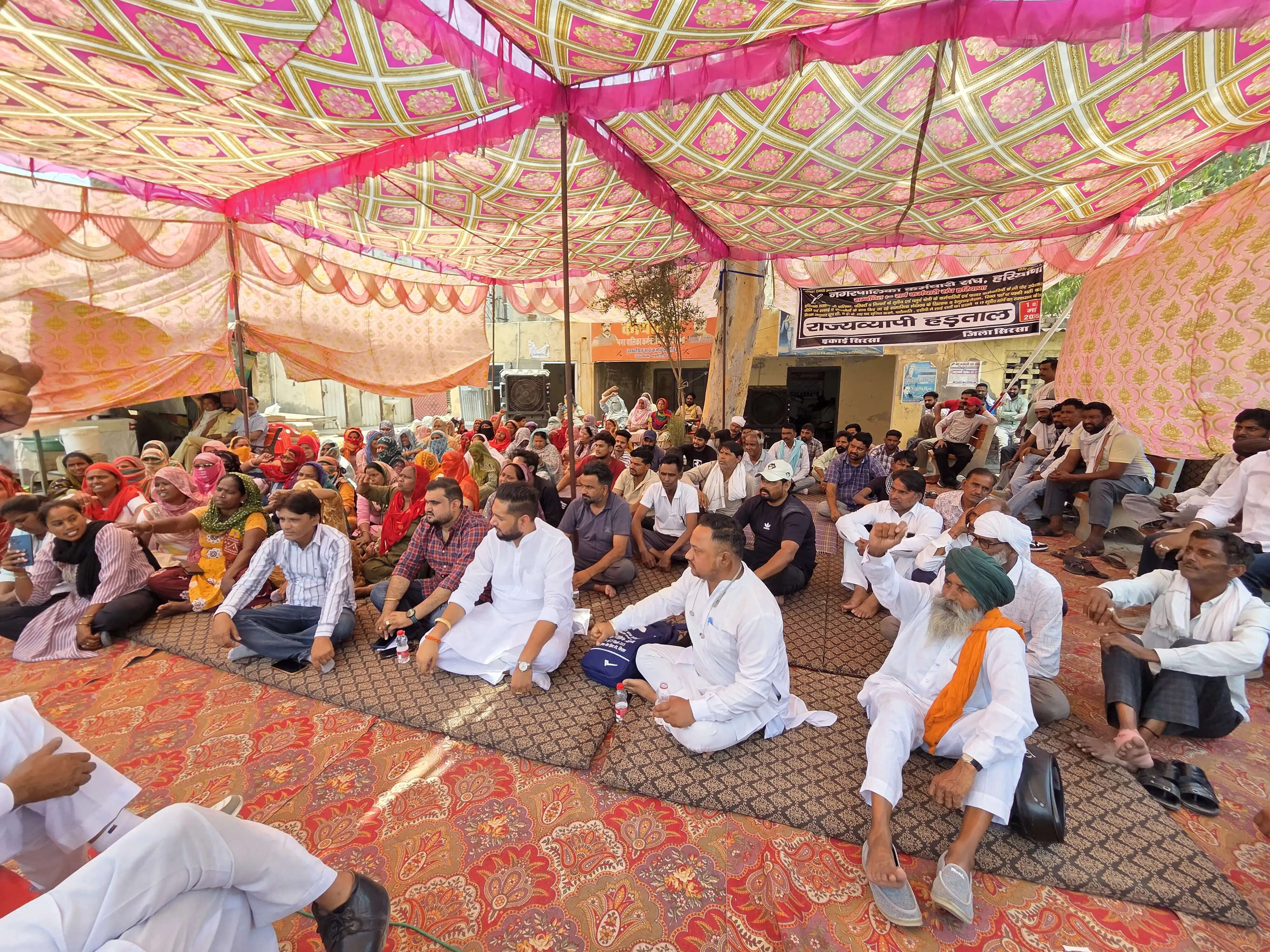 &nbsp;प्रदेश युवा कांग्रेस के वरिष्ठ उपाध्यक्ष मोहित शर्मा का हड़ताली सफाई कर्मचारियों को समर्थन