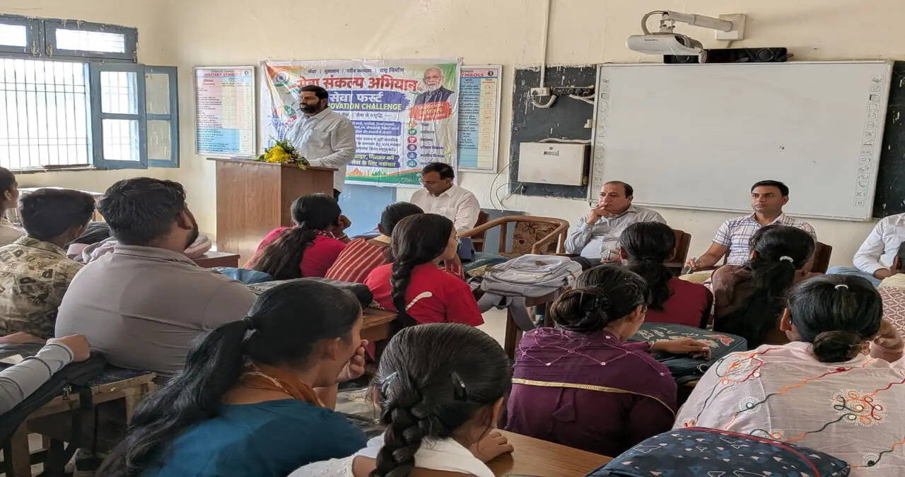 &nbsp;  नवाचार &nbsp;से युवा लिखेंगे विकसित भारत की नई कहानी : दिनेश शेखावत