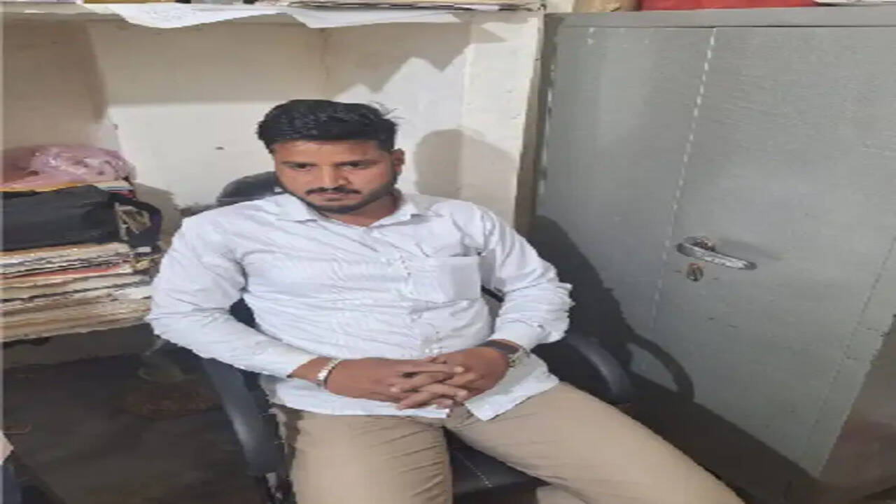 Patwari Arrest: हनुमानगढ़ के नोहर में 12000 की रिश्वत लेते पटवारी गिरफ्तार, इंतकाल दर्ज करने की एवज में मांगी थी रिश्वत