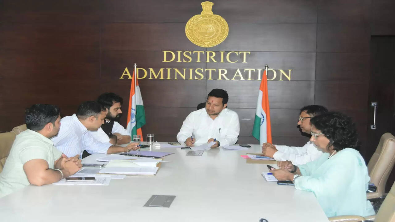 मुख्य सचिव अनुराग रस्तोगी ने हरियाणा लोक सेवा आयोग की एचसीएस परीक्षा तथा एनटीए की नीट परीक्षा की तैयारियों की उपायुक्तों के साथ की समीक्षा&nbsp;