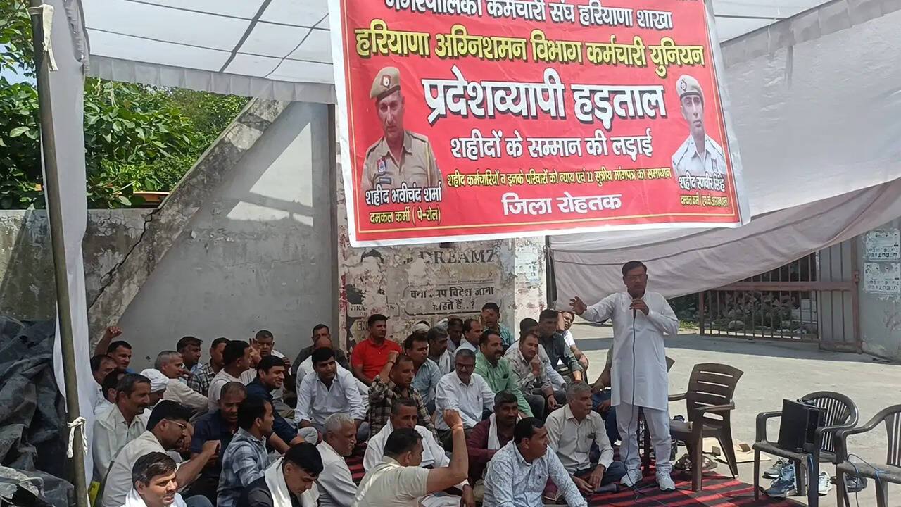 अग्निशमन के कर्मचारियों की लगातार दूसरे दिन हड़ताल जारी-मनजीत पांचाल