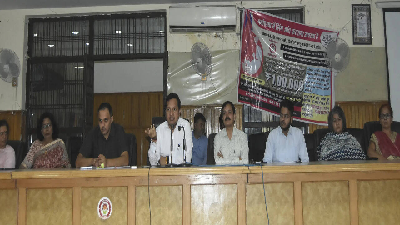 जिला में जनगणना 2027 के प्रथम चरण में मकान सूचीकरण कार्य जारी- उपायुक्त सचिन गुप्ता