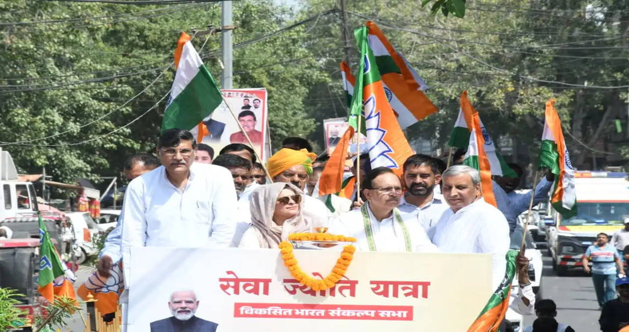  श्रुति चौधरी के नेतृत्व में हजारों लोगों ने निकाली राष्ट&iuml;्र सेवा को समर्पित सेवा ज्योति यात्रा