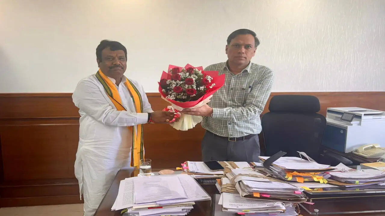 यूएलबी के अतिरिक्त मुख्य सचिव अशोक मीणा से मिले सिरसा नगर परिषद के चेयरमैन वीर शांति स्वरूप, विकास कार्यों को मिलेगी रफ्तार