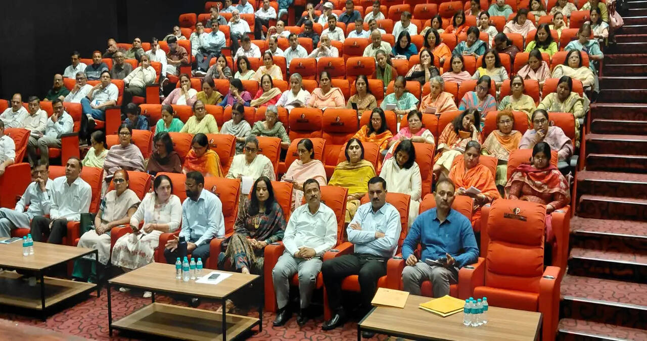 कौशल आधारित शिक्षा से विद्यार्थियों में विकसित होगी उद्यमशीलता की भावना : मनजीत मलिक