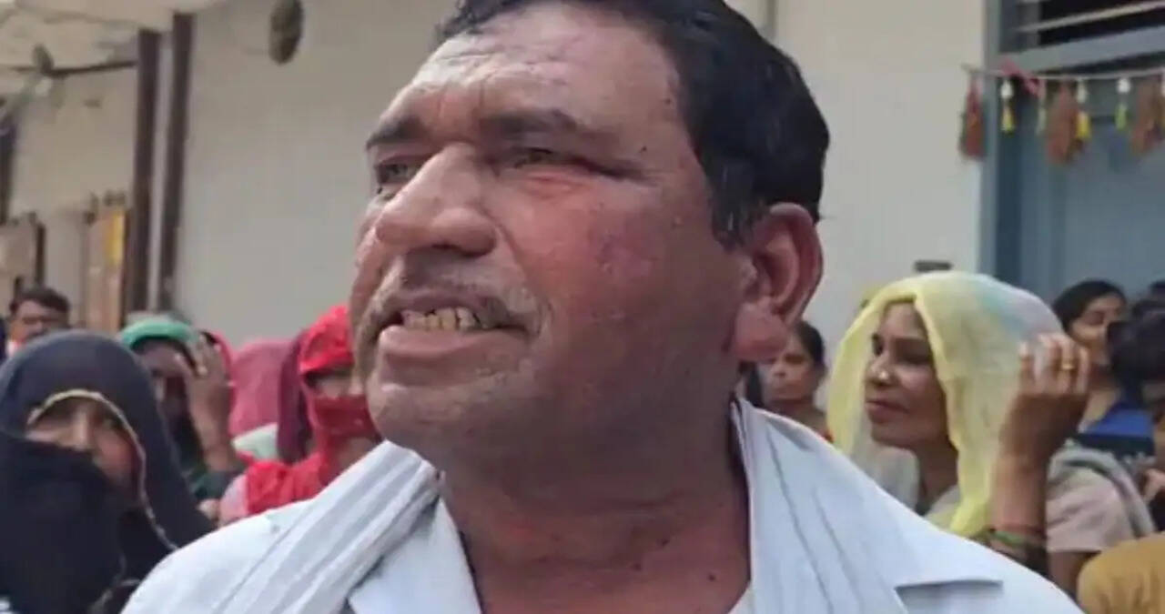 फतेहाबाद में नशे के खिलाफ बस्तीवासियों ने संभाला मोर्चा::चिट्टा खरीदने आए 10-12 युवकों को पकड़ा