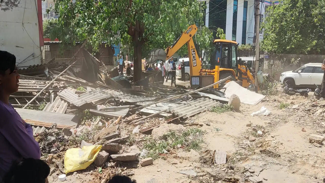 अपराधियों के खिलाफ गुरुग्राम पुलिस की सख्त कार्रवाई: भूमि माफियाओं पर सर्जिकल स्ट्राइक, अवैध कब्जे ध्वस्त, सरकारी जमीन मुक्त