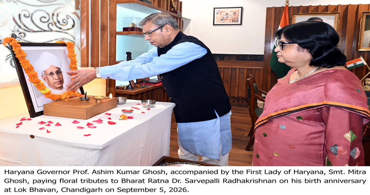 Governor Prof. Ashim Kumar Ghosh, accompanied by the First Lady of Haryana