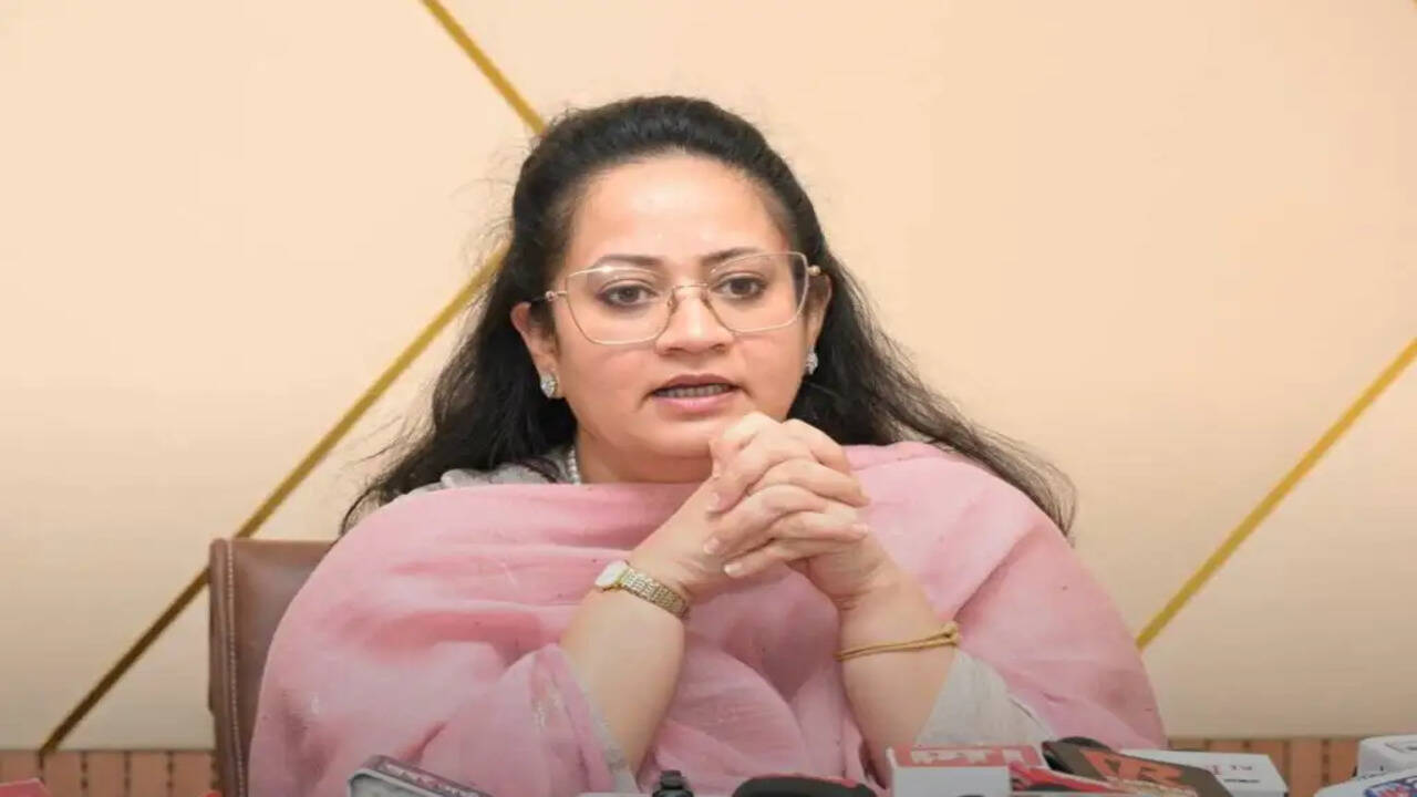 किशोरियों को सर्वाइकल कैंसर से बचाने के लिए एचपीवी वैक्सीन अवश्य लगवाएं&nbsp;-आरती सिंह राव