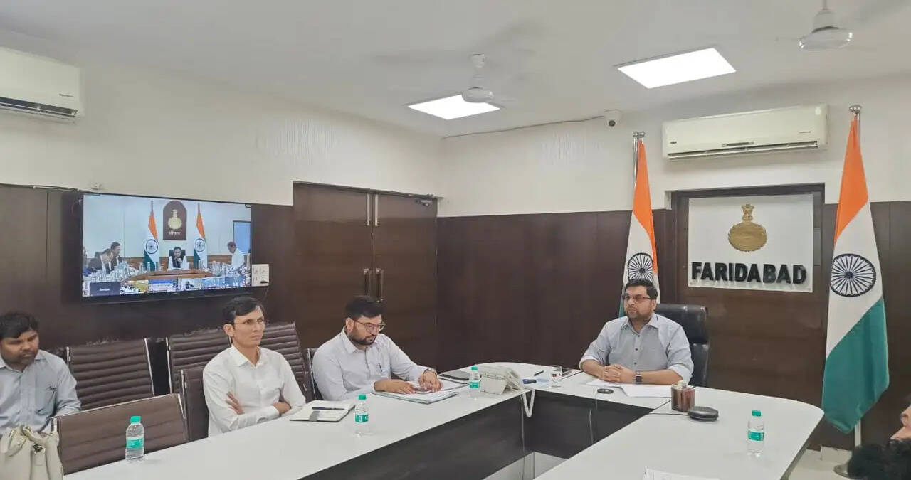रिफॉर्म उत्सव के तहत जनहितकारी सुधारों को मिलेगा बढ़ावा : डीसी आयुष सिन्हा