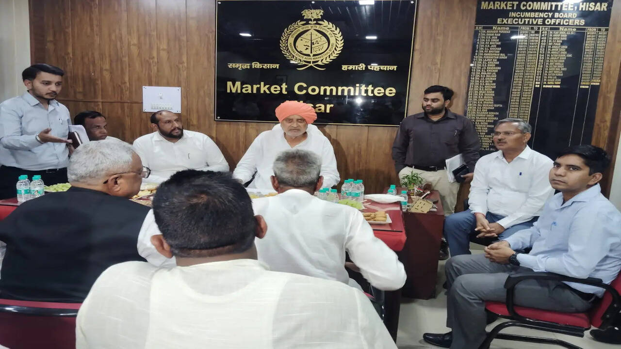 कृषि मंत्री श्याम सिंह राणा ने हिसार में व्यापारी व किसानों की सुनीं समस्याएं&nbsp;