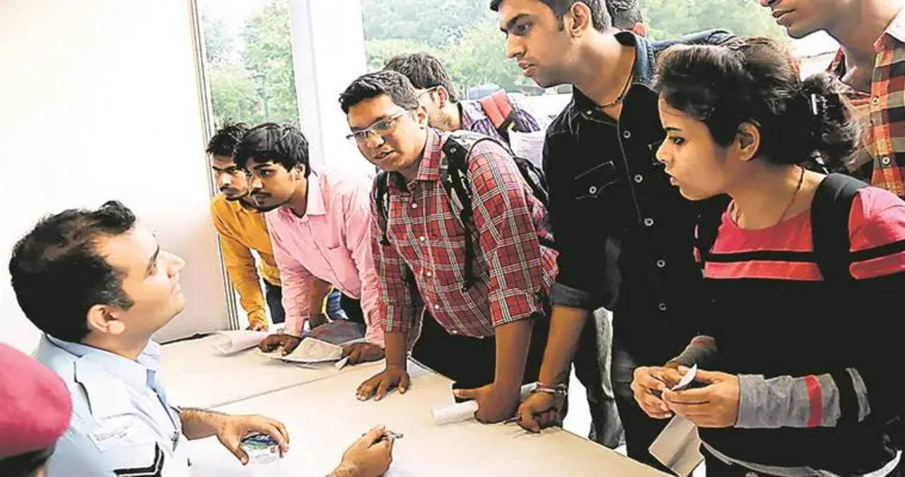 Jobs Fair Sirsa: सिरसा में लगेगा रोजगार मेला 11 अगस्त को, जानिये कैसे मिलेगी नौकरी
