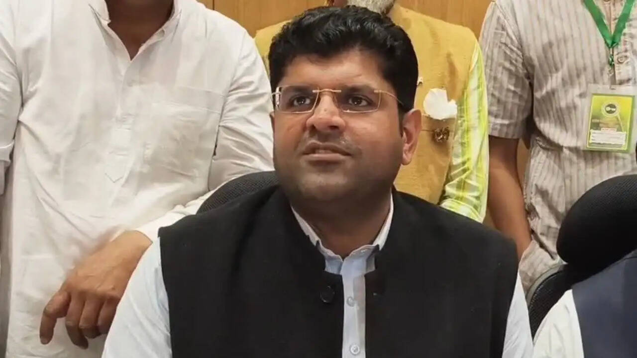 हरियाणा के पूर्व डिप्टी CM दुष्यंत चौटाला ने पुलिस विवाद में बुलाई महापंचायत, बोले- DGP ने मेरा नंबर किया ब्लॉक, 27 को दिखाएंगे ताकत&nbsp;