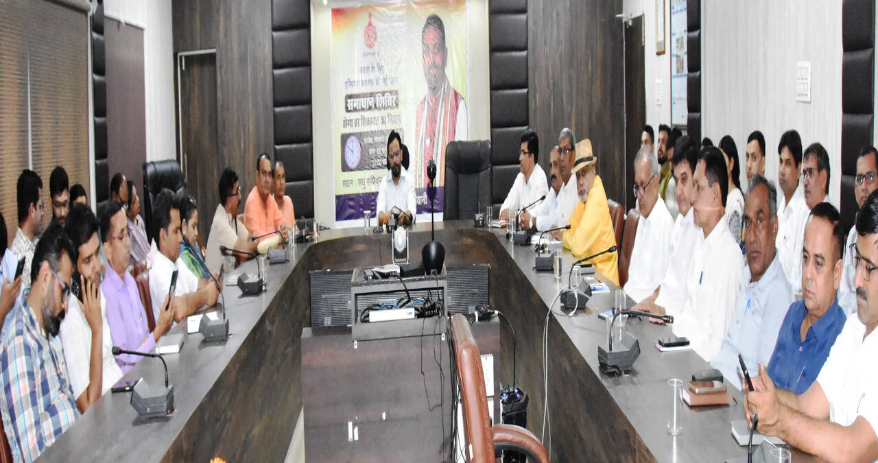 भिवानी में लोगों की समस्याओं पर एसडीएम ने लिया संज्ञान, अधिकारियों को दिए समाधान के निर्देश