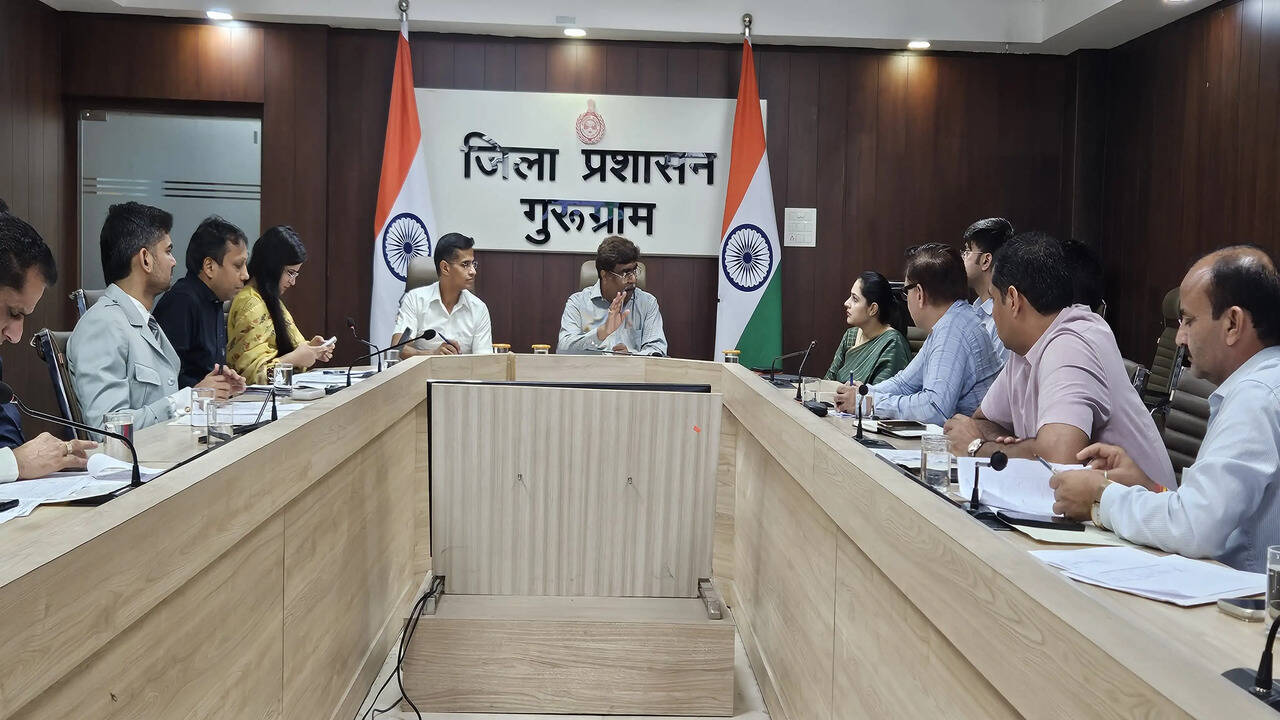 *मुख्य निर्वाचन अधिकारी ने रिहायशी सोसायटी में परखा विशेष गहन पुनरीक्षण अभियान का जमीनी क्रियान्वयन*