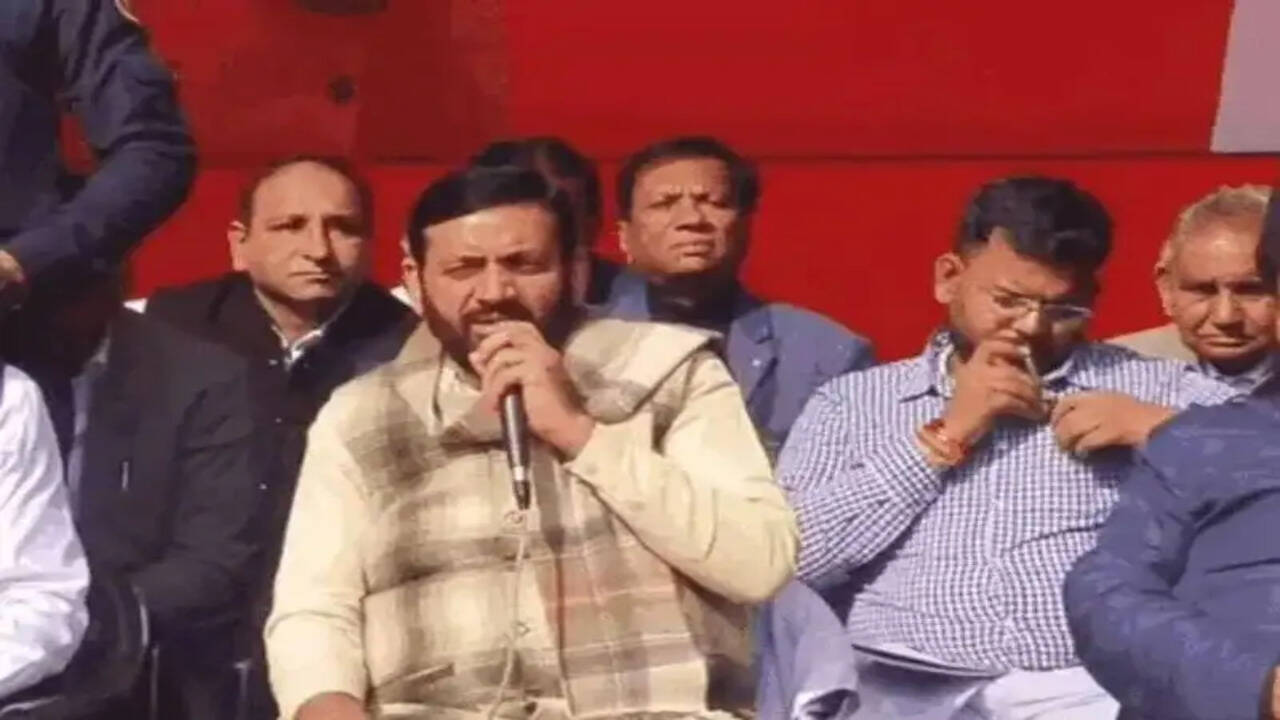 &nbsp;जनसंवाद में महिला की शिकायत सुनकर भड़के CM सैनी, अधिकारियों की लगी दी क्लास