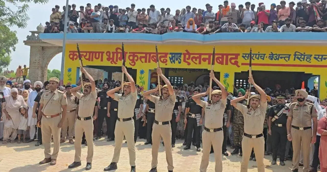 वीरगति को प्राप्त हुए सैनिक सुखचैन सिंह पंचतत्व में विलीन