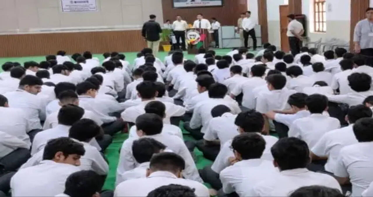 Bhiwani News: बच्चो की सुरक्षा, शिक्षा और सम्मान हम सभी की सबसे बड़ी जिम्मेदारी है: सीजेएम पवन कुमार