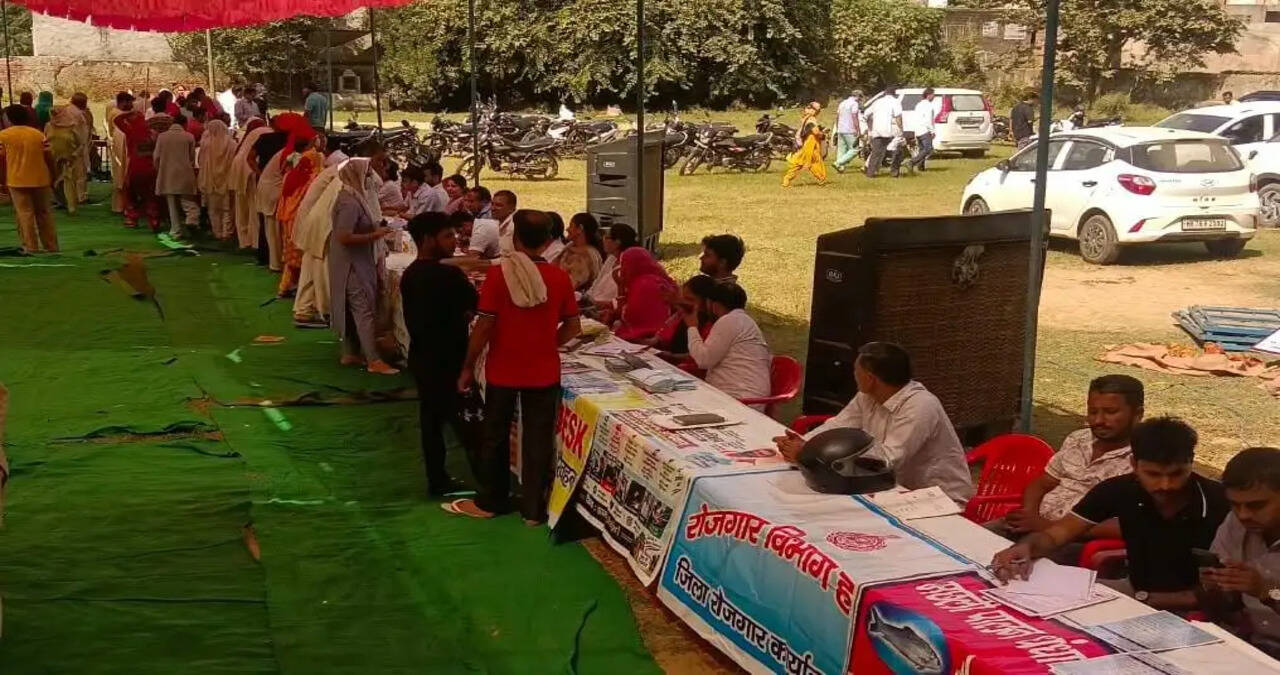 सेवा संकल्प अभियान- ग्रामीणों के लिए फायदेमंद साबित हो रहे सेवा सेतु कैंप