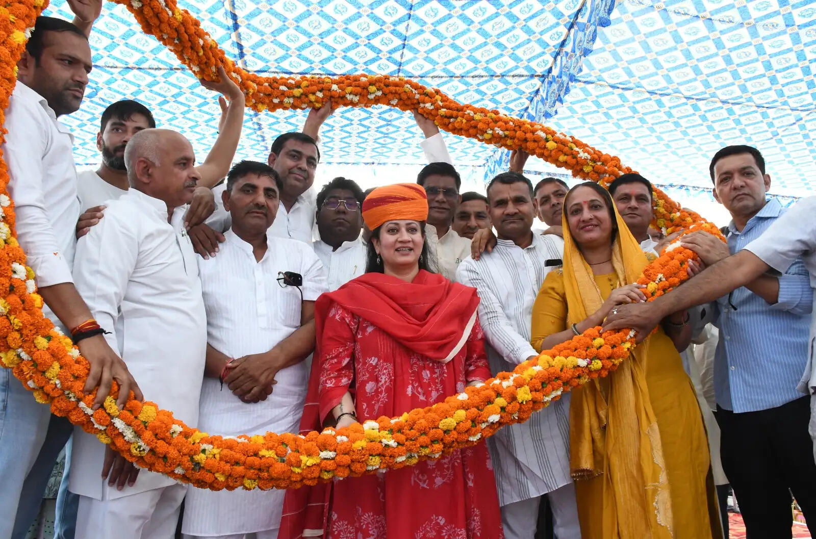 Haryana: हरियाणा के इन गांवों को स्वास्थ्य मंत्री का बड़ा ऐलान, 10-10 लाख रुपए देने की घोषणा