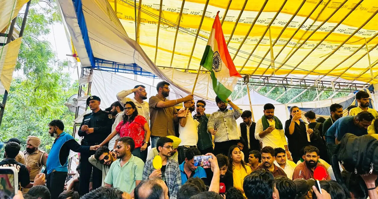 केंद्रीय शिक्षा मंत्री के इस्तीफे पर दिग्विजय चौटाला ने कहा, &ldquo;संघर्ष सदैव सक्षम&rdquo;