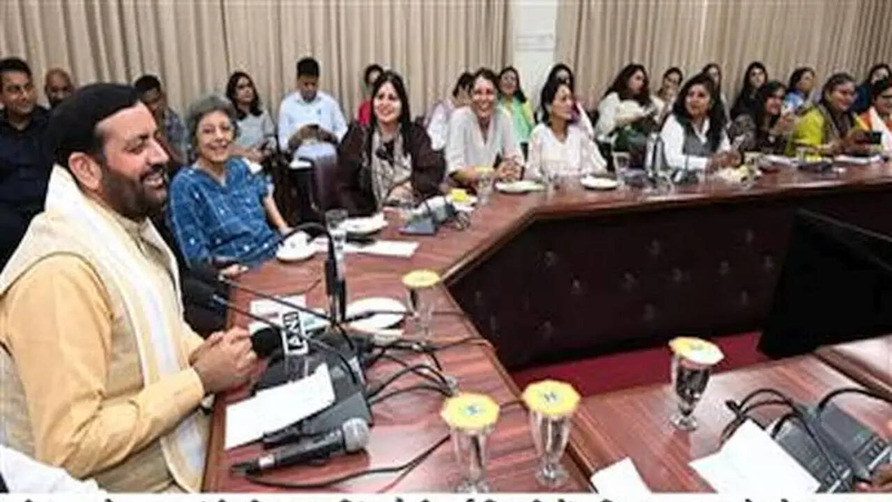 &nbsp;मुख्यमंत्री नायब सिंह सैनी ने महिलाओं पत्रकारों से की मुलाकात