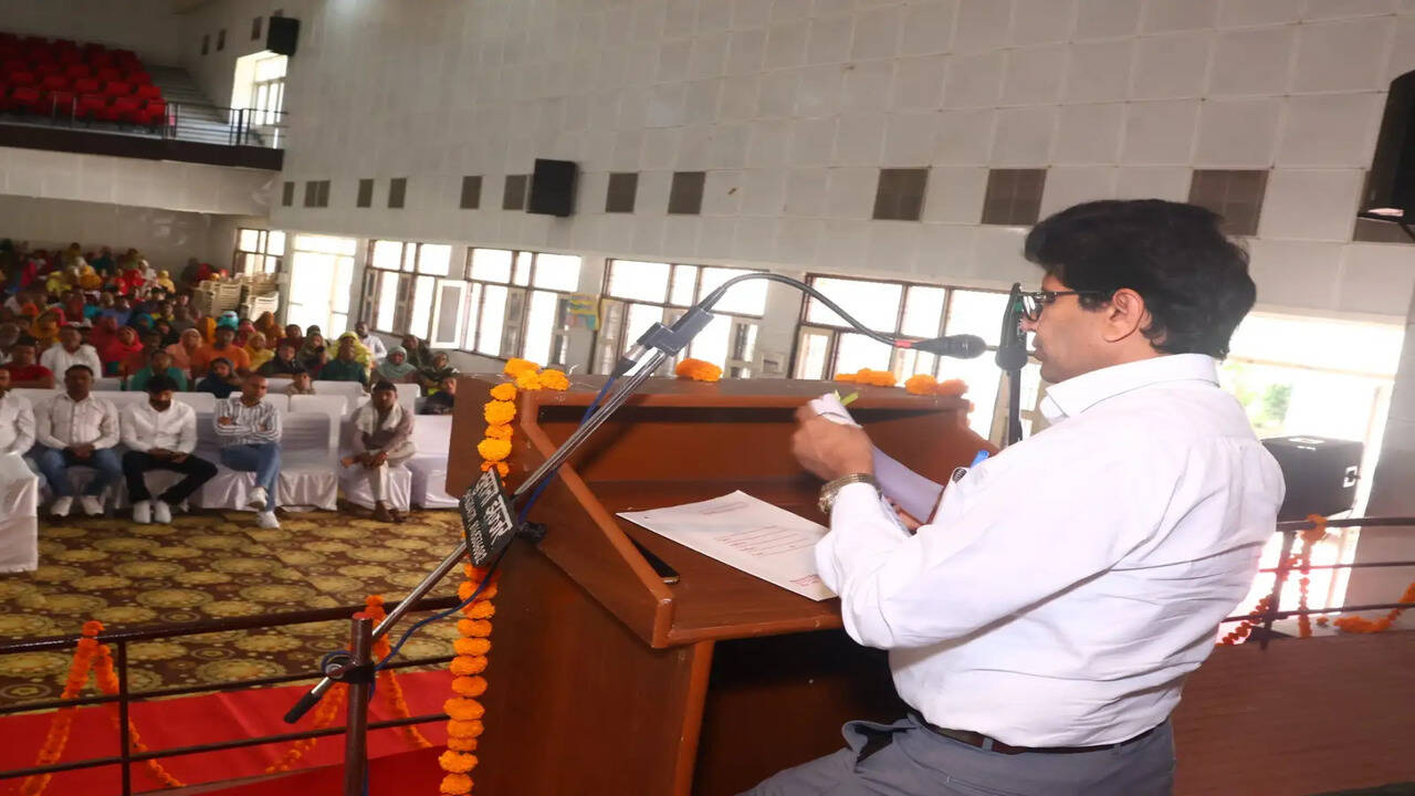 मुख्यमंत्री ग्रामीण आवास योजना-2.0 फेज 3 के तहत झज्जर में 273 पात्र परिवारों को प्लॉट आवंटित