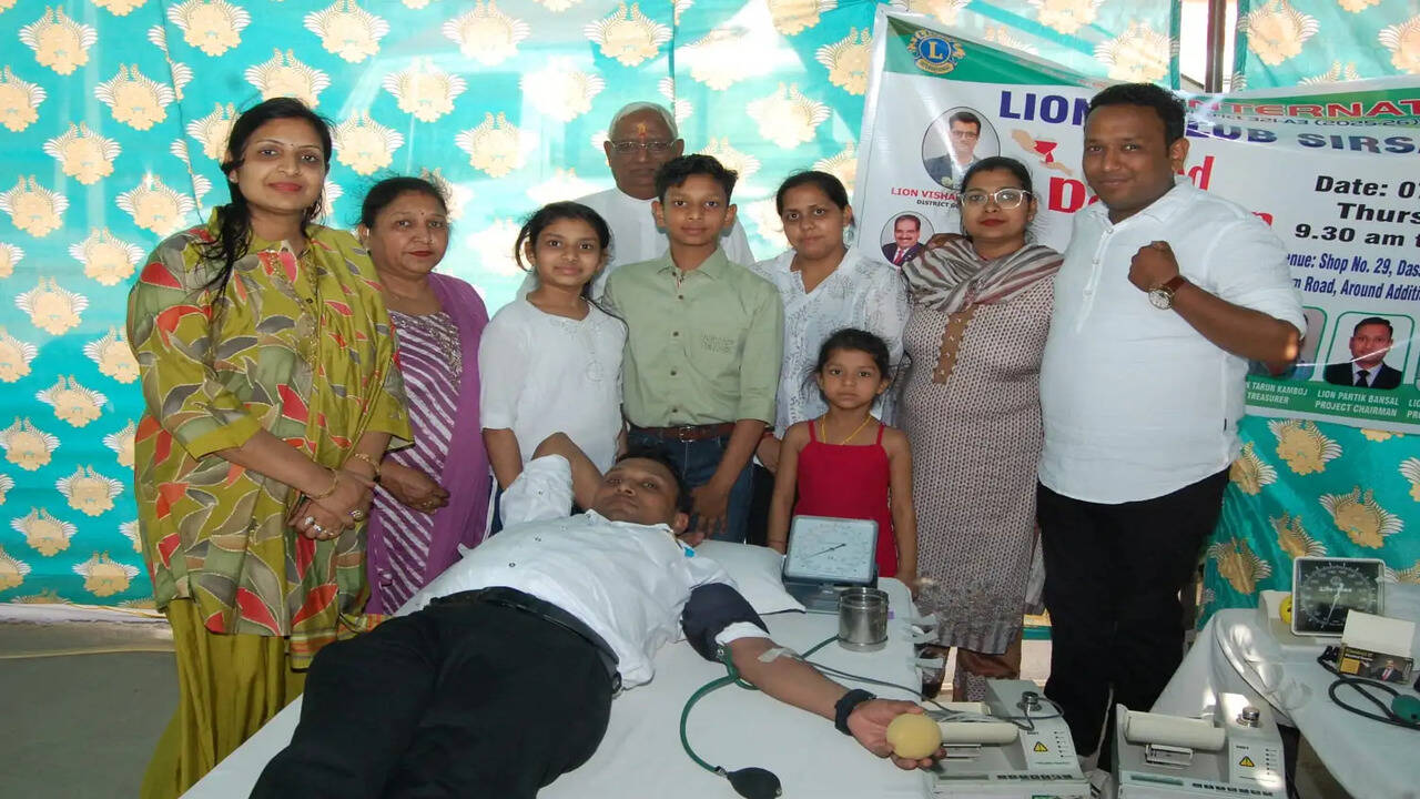 अग्रवाल वैश्य समाज सिरसा इकाई और लायंस क्लब सिरसा प्राइड के संयुक्त तत्वावधान में एक विशाल रक्तदान एवं निशुल्क स्वास्थ्य जांच शिविर का आयोजन