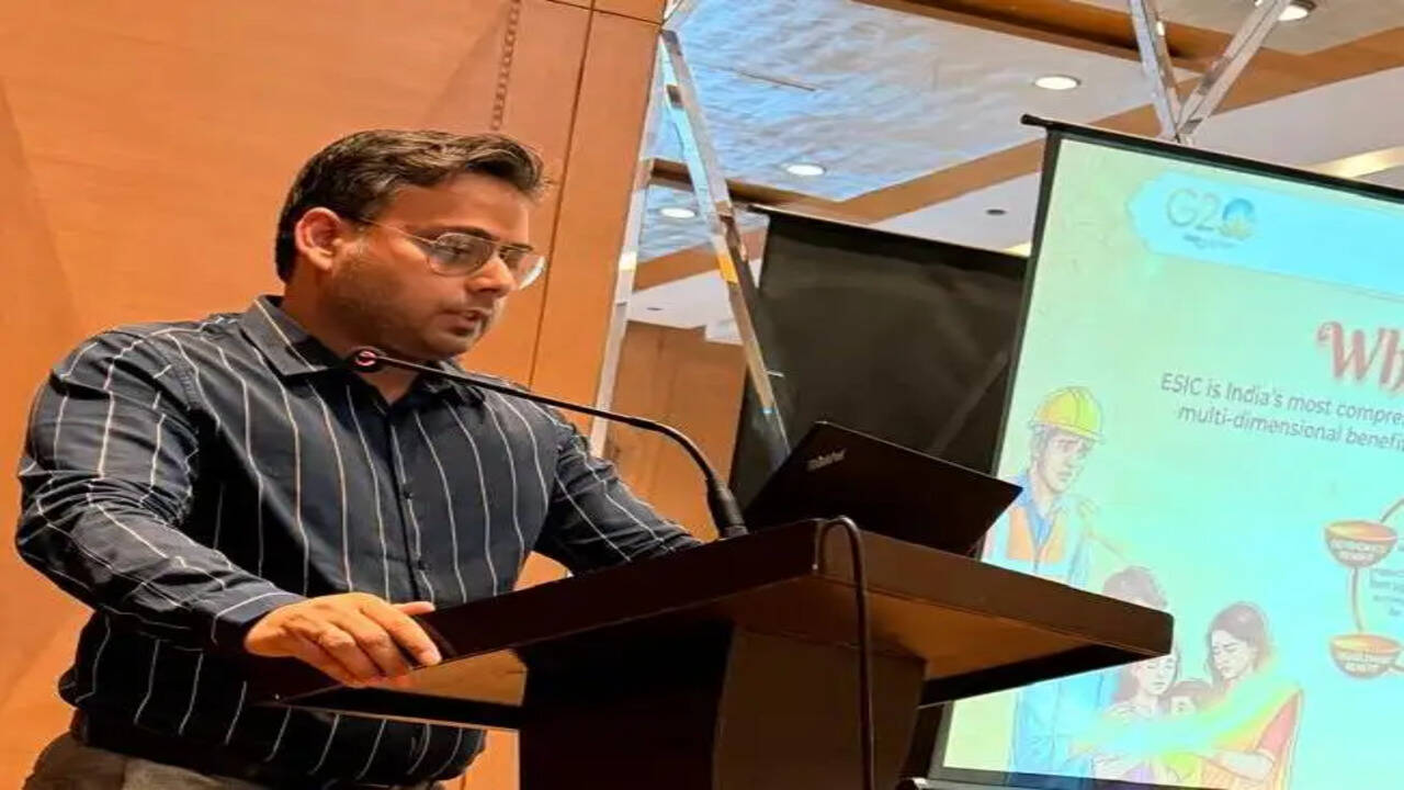 उद्योग विहार में नियोक्ताओं और कर्मचारियों को सामाजिक सुरक्षा संहिता, 2020 के प्रावधानों से कराया अवगत*