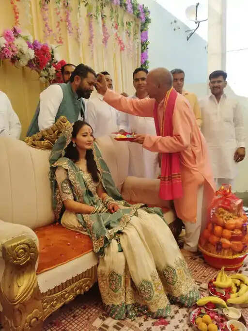 Sirsa News, Former Bhadra MLA Balwan Poonia Son Subham Engaged, Marry Daughter Deepasha Kumhariya Sarpanch, Sirsa Program, Family Former INLD Worker