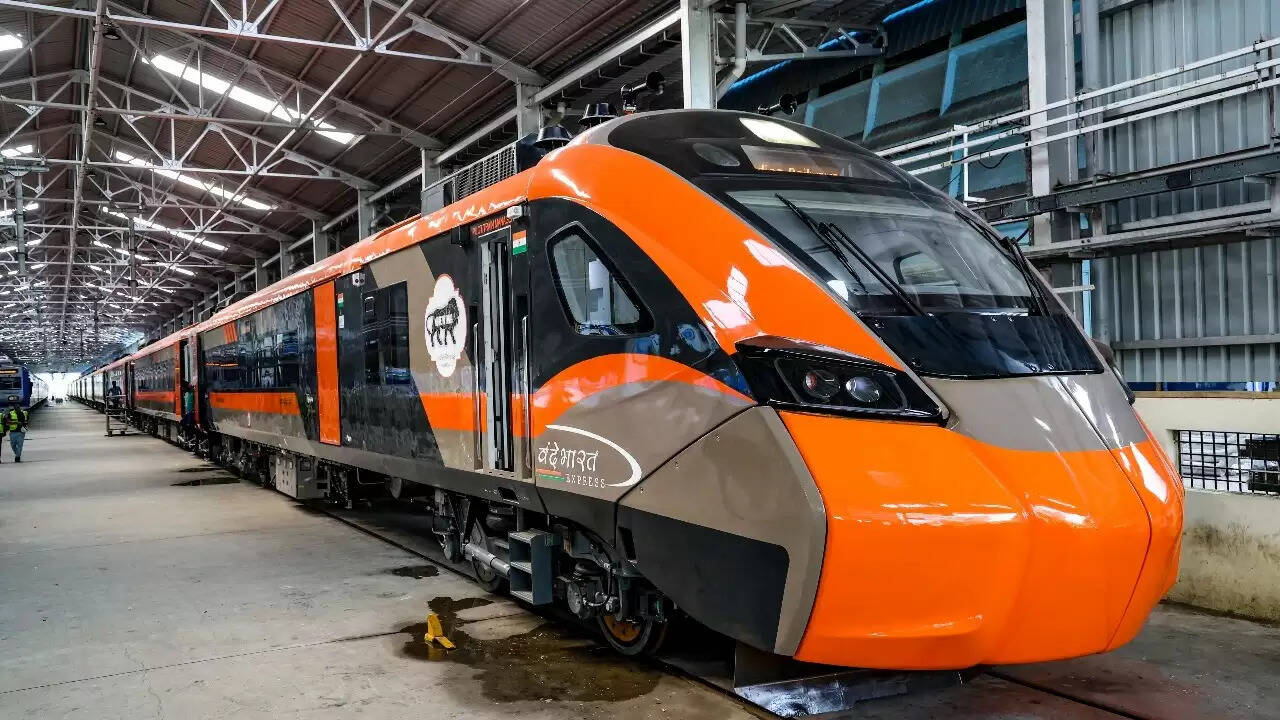 Vande Bharat Sleeper Train: India's first Vande Bharat sleeper train will start from Delhi this September, know full details