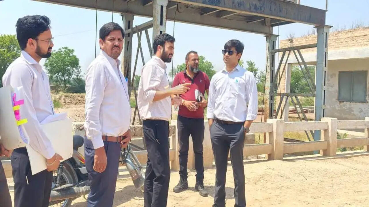 एडीसी अर्पित संगल ने ओटू वियर का किया औचक निरीक्षण