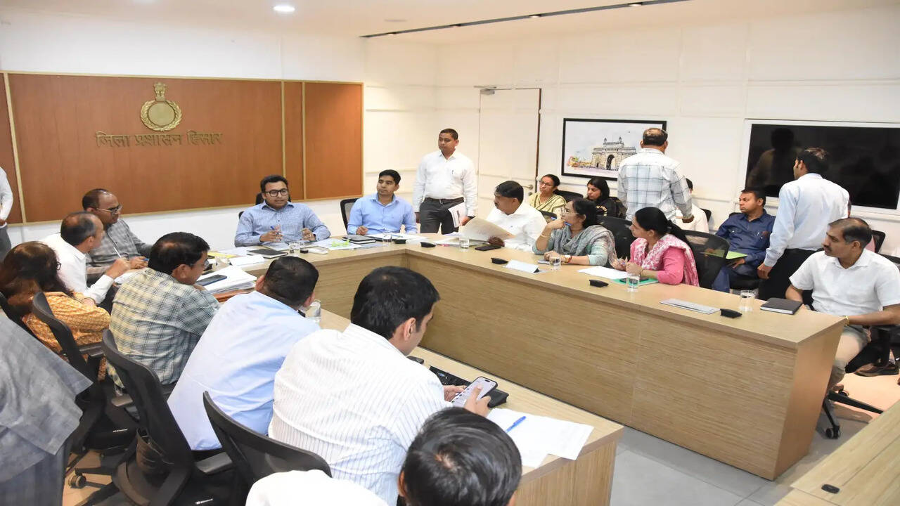 समाधान शिविर के दौरान 3 हजार 942 शिकायतों का हुआ समाधान, लंबित शिकायतों के त्वरित समाधान के लिए उपायुक्त ने विभागाध्यक्षों को दिए निर्देश